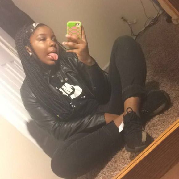 Meet your Posher, Nadia - Picture 1 of 1